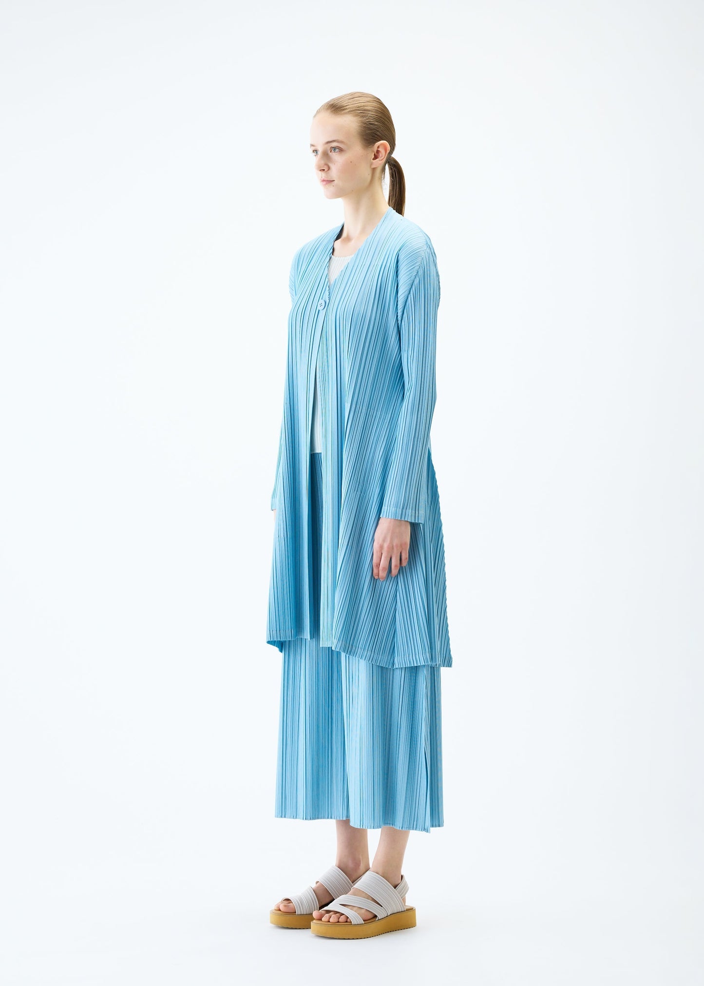 MELLOW PLEATS