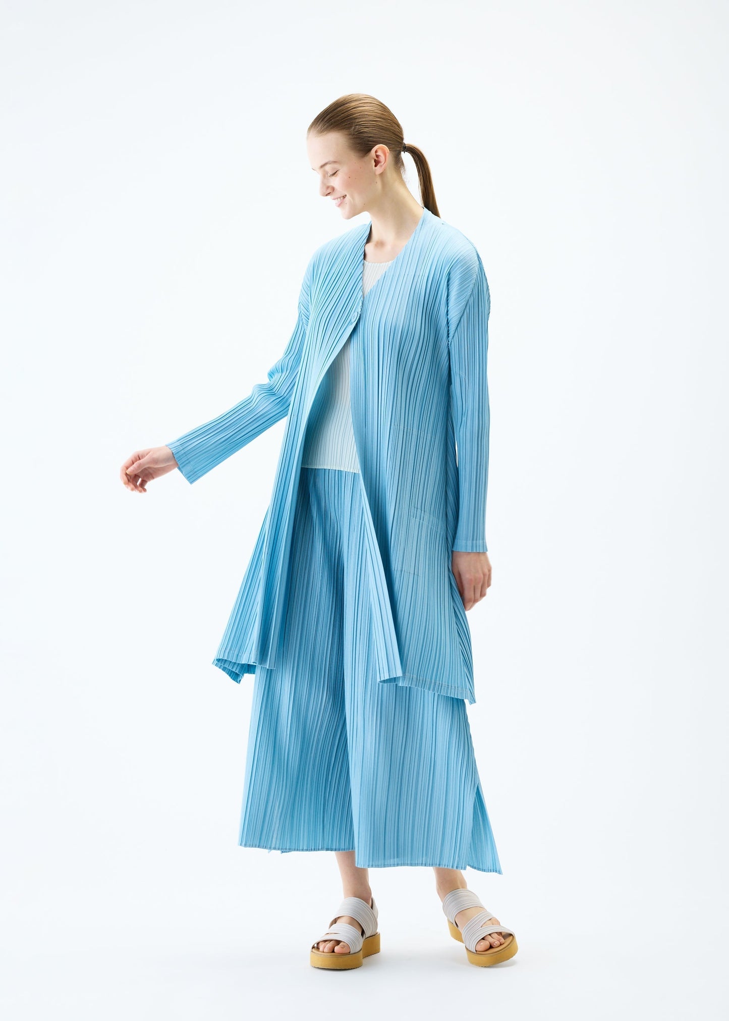 MELLOW PLEATS