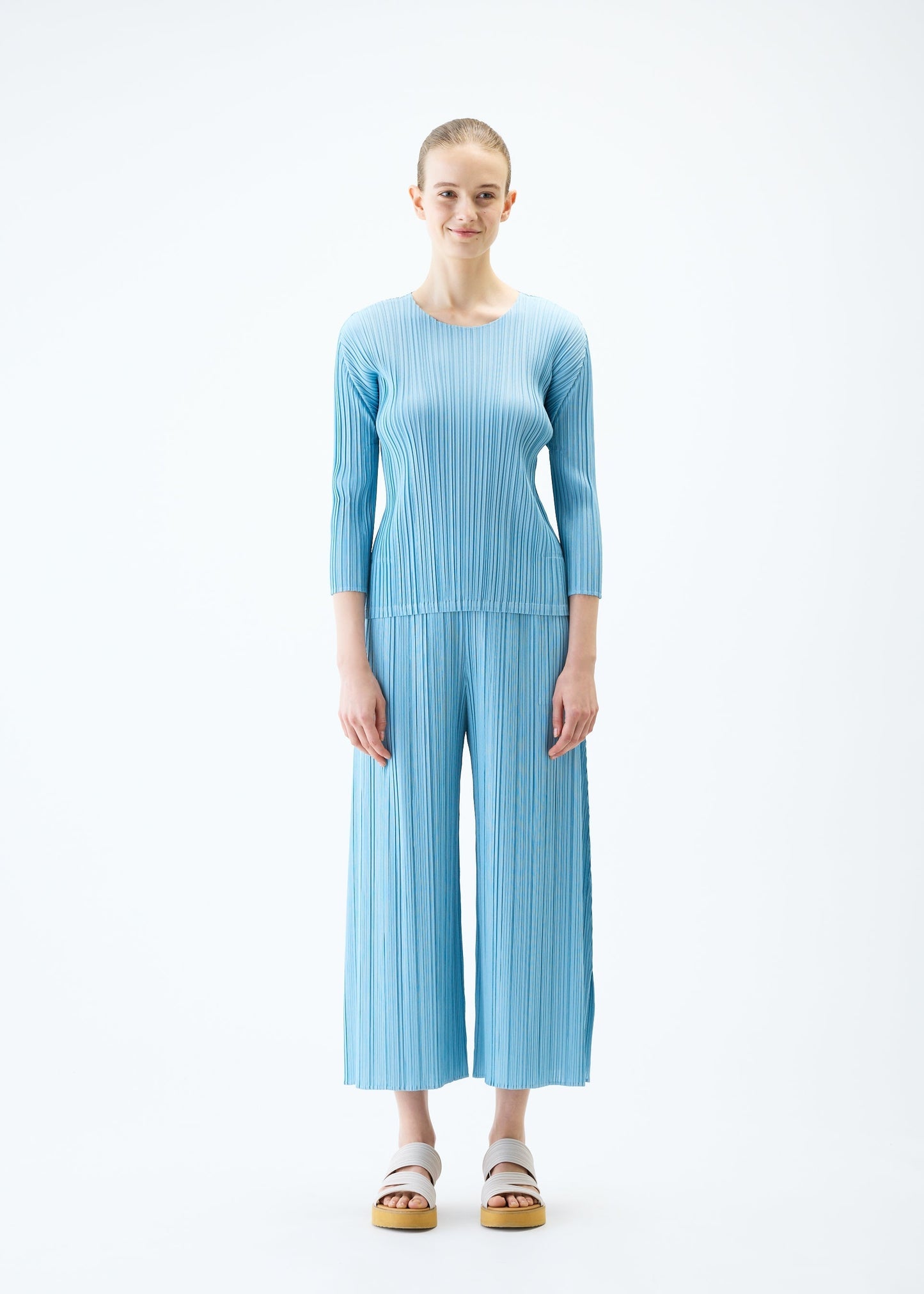 MELLOW PLEATS