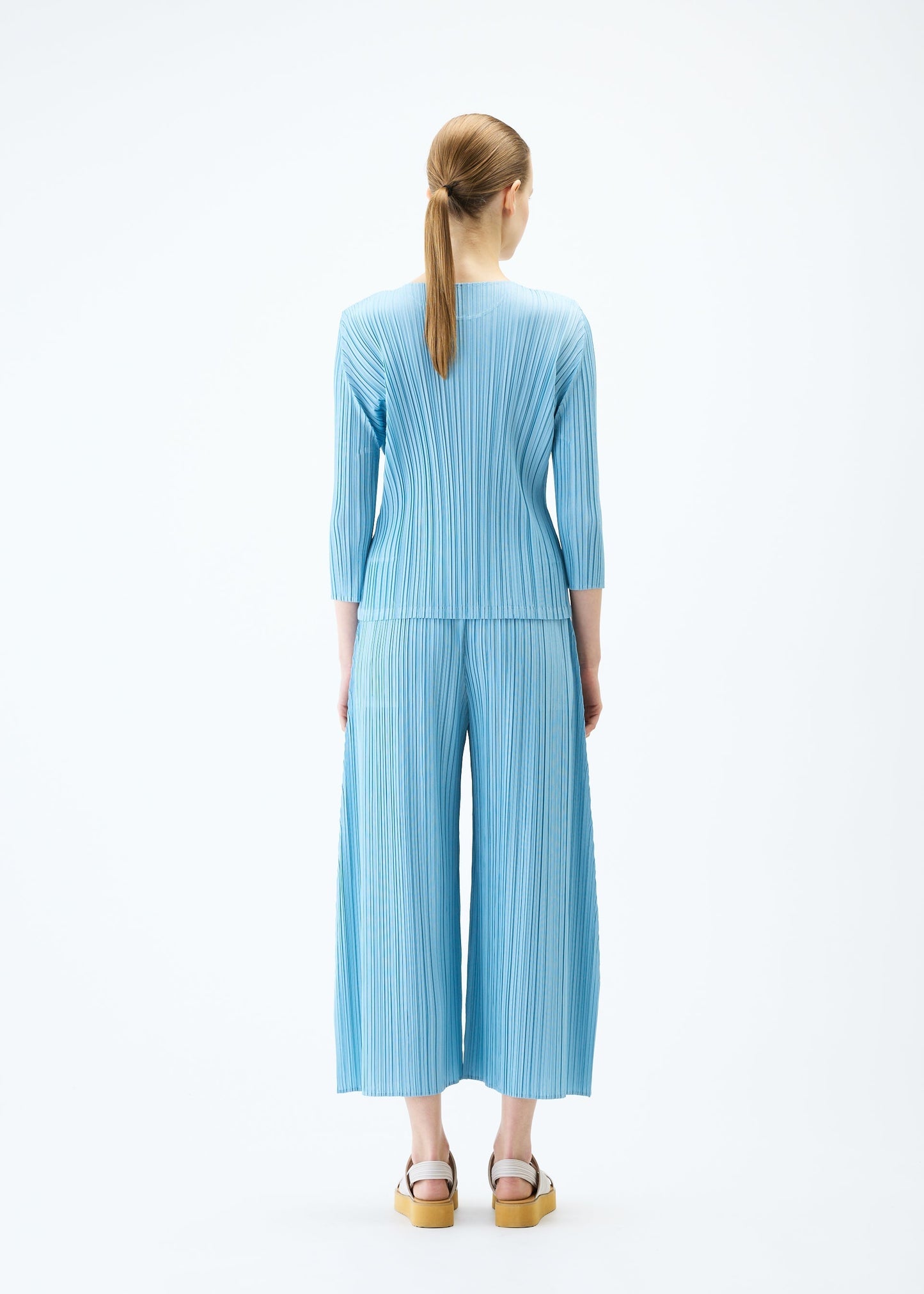 MELLOW PLEATS