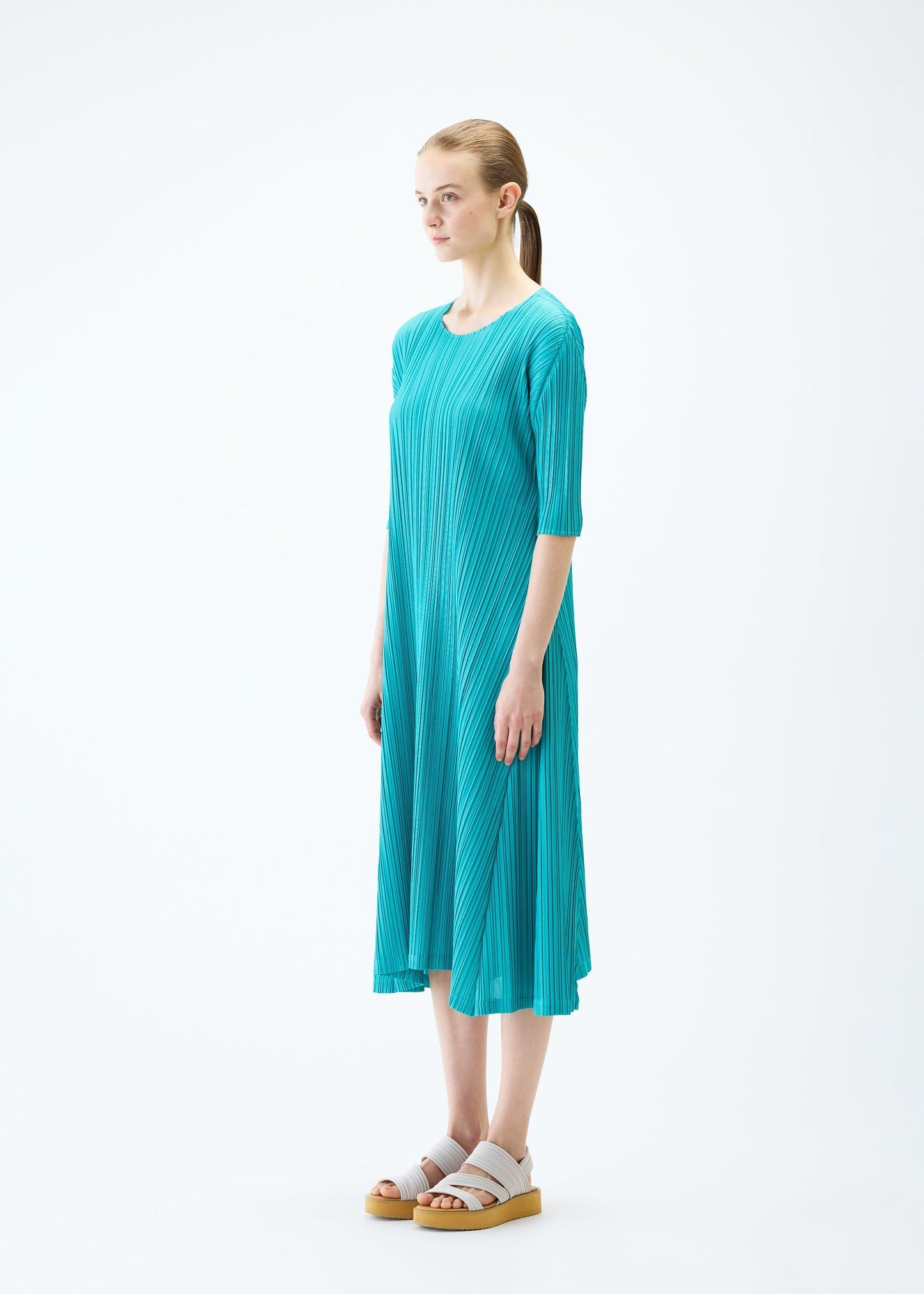 MELLOW PLEATS