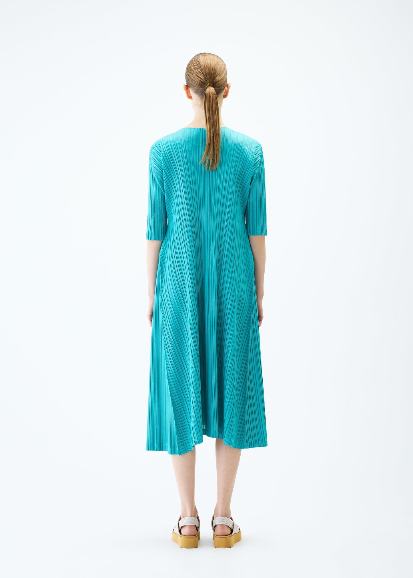 MELLOW PLEATS