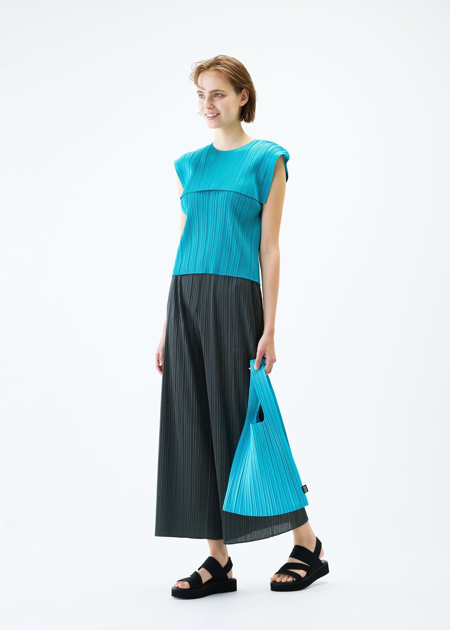 PLEATS SHOPPING TOTE