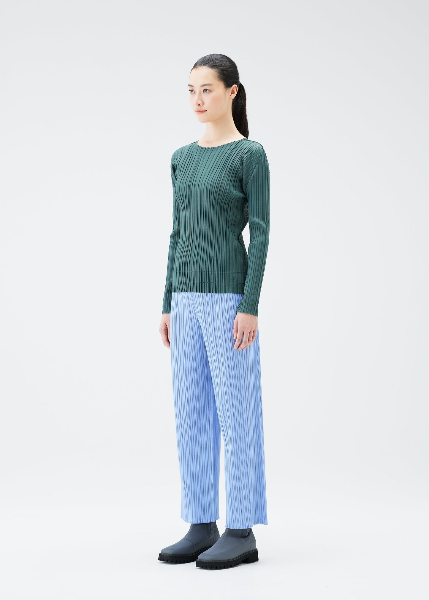 SOFT PLEATS